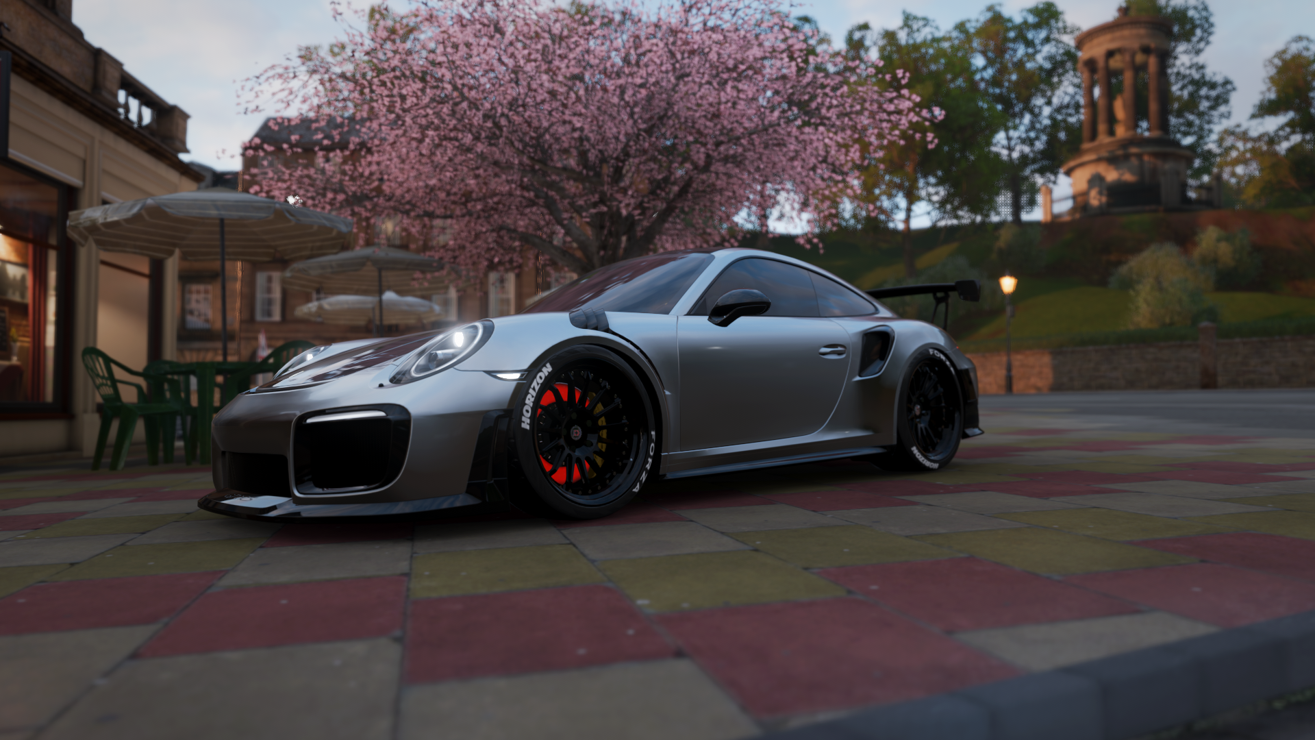 kaiyun开云·官方网站-场外狂欢：车迷盛会与文化展演