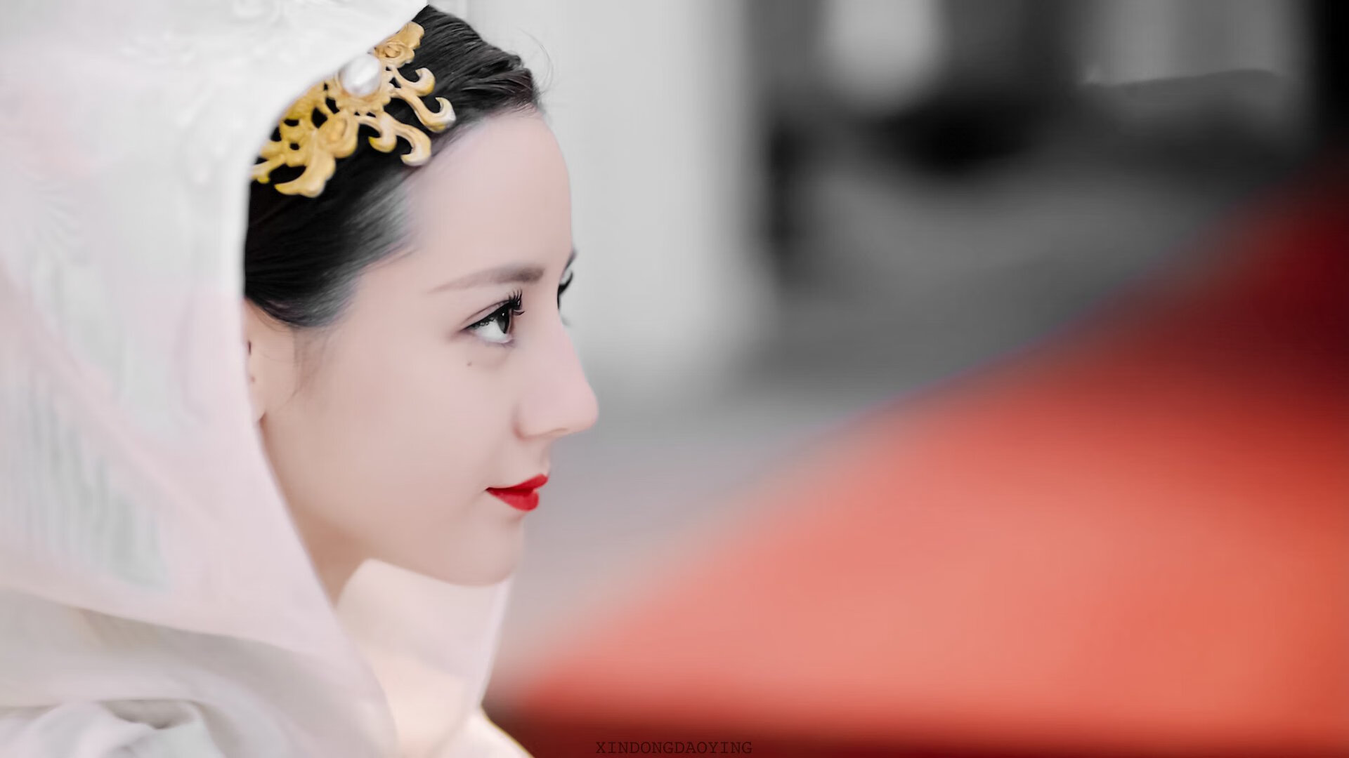 开云官方-城市篮球夜场赛成为全民健身新风尚，激发青少年运动热情，夜间篮球比赛