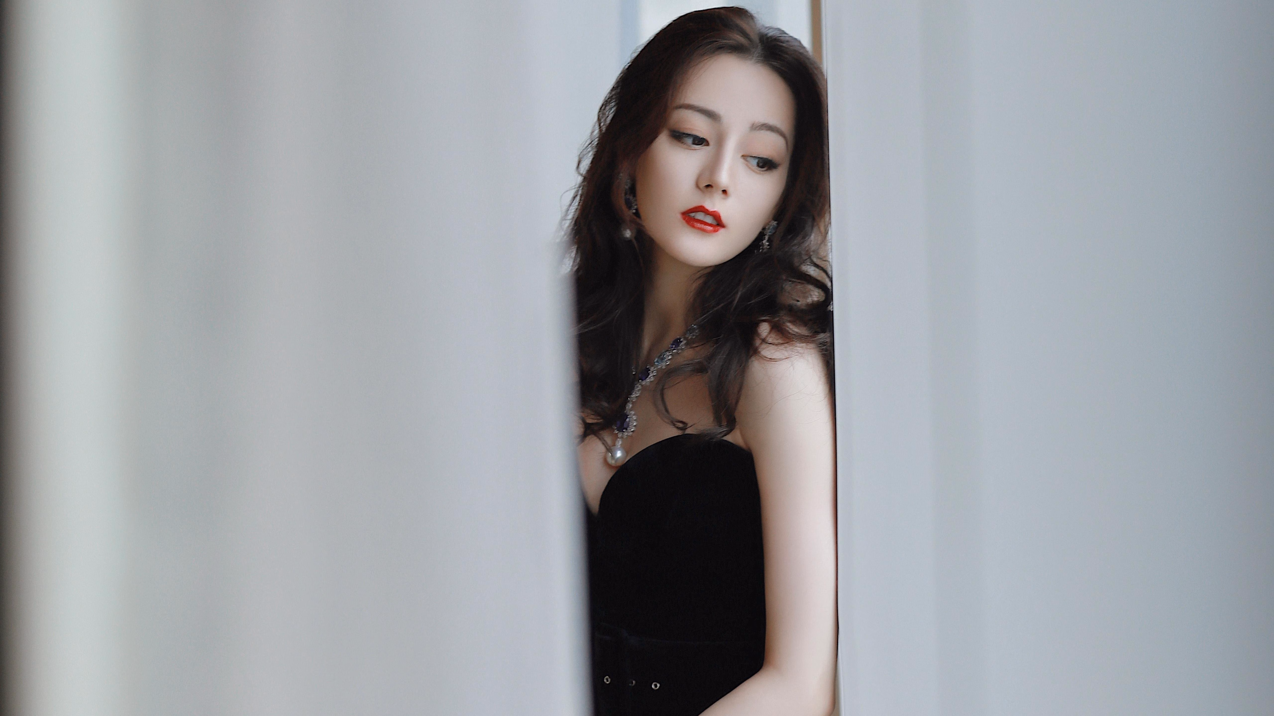 开云APP-雷霆发布球员成长纪录片展现赛场内外瞬间，雷霆球员2020